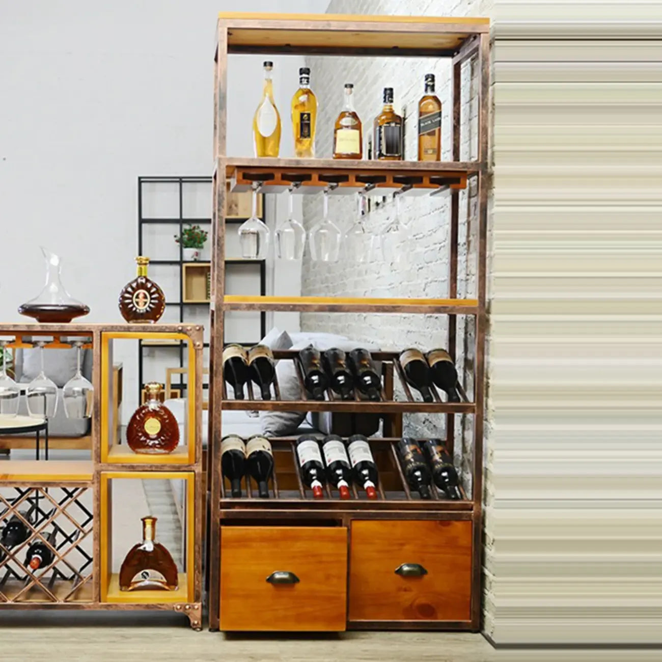 Étagère à vin industrielle en métal sur pied pour bouteilles et verres