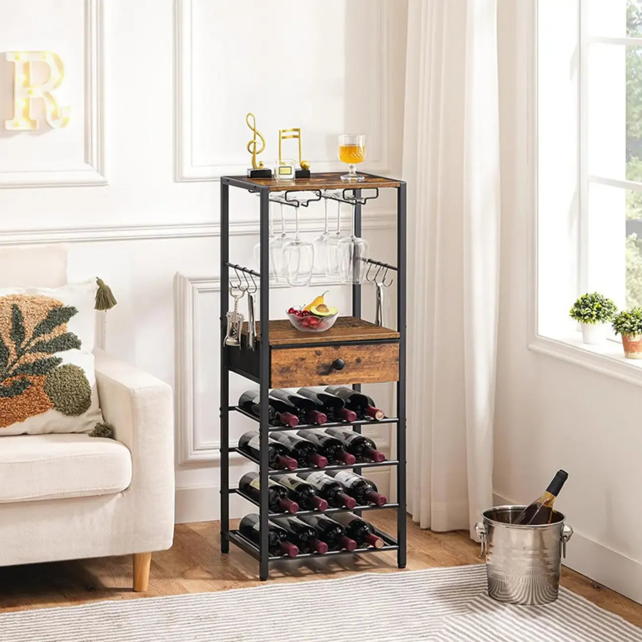 Scaffale porta bottiglie e bicchieri da vino a 4 ripiani con ripiani in vetro e cassetti