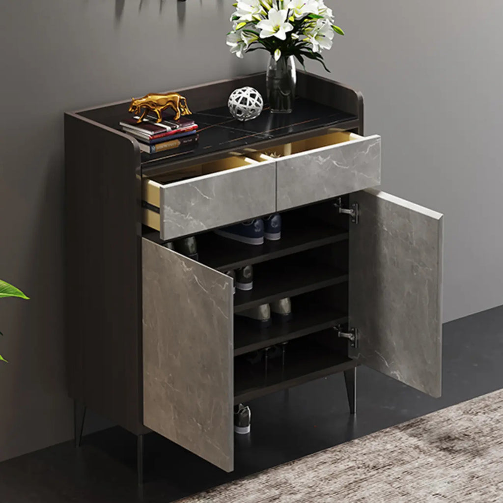 Meuble à chaussures moderne en bois gris avec plateau de rangement