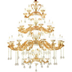 Grand lustre suspendu en cristal doré à plusieurs niveaux