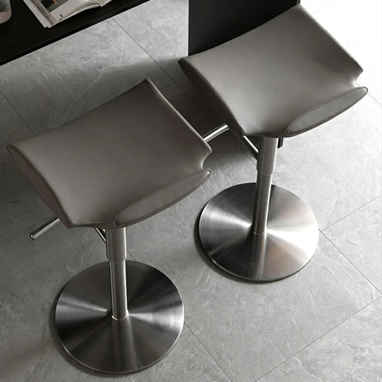 Tabourets de bar modernes pivotants en métal gris, hauteur réglable