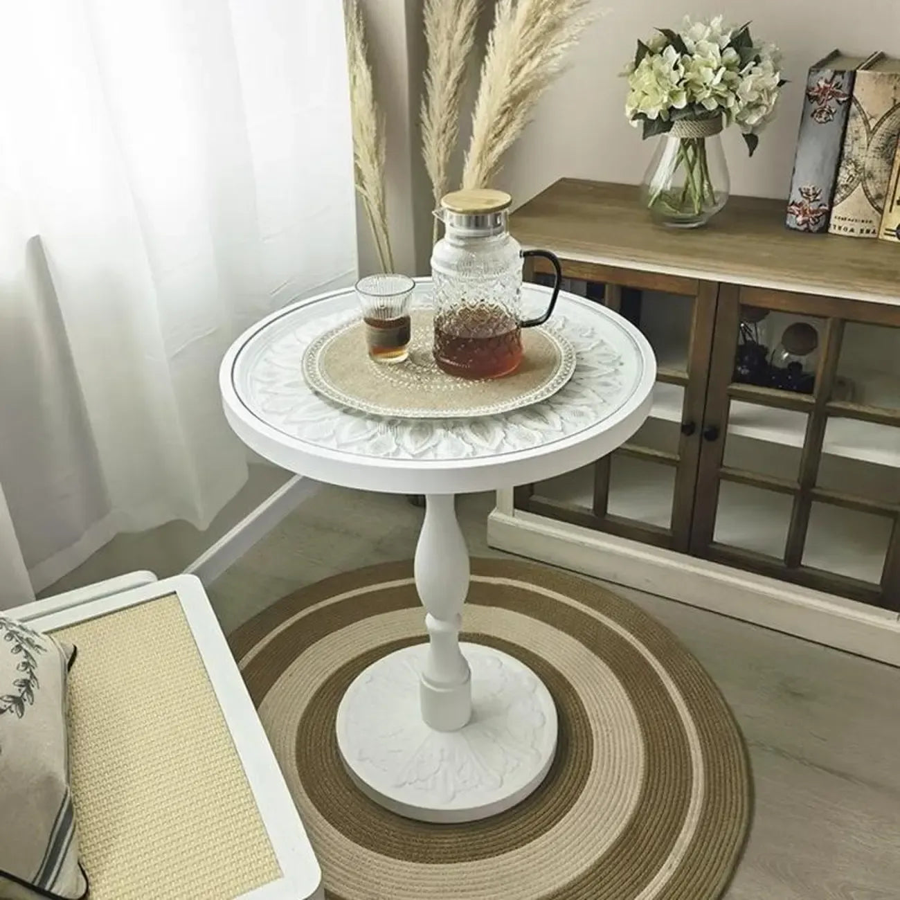 Table d'appoint ronde rétro en bois clair pour salon