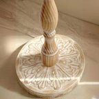 Table d'appoint ronde rétro en bois clair pour salon