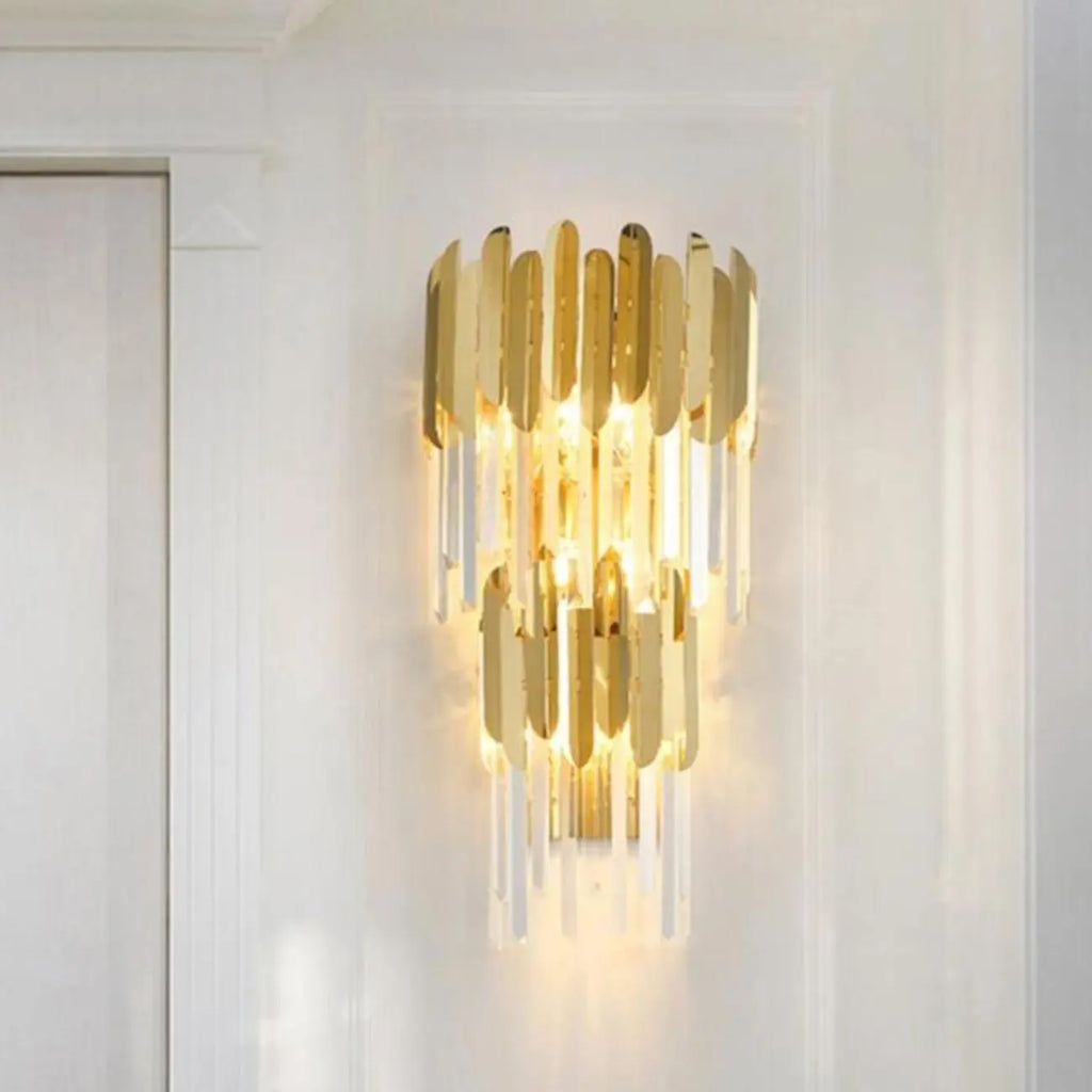 Applique murale moderne à plusieurs niveaux en métal doré et cristal brillant