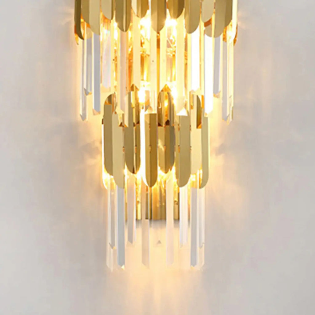 Applique murale moderne à plusieurs niveaux en métal doré et cristal brillant