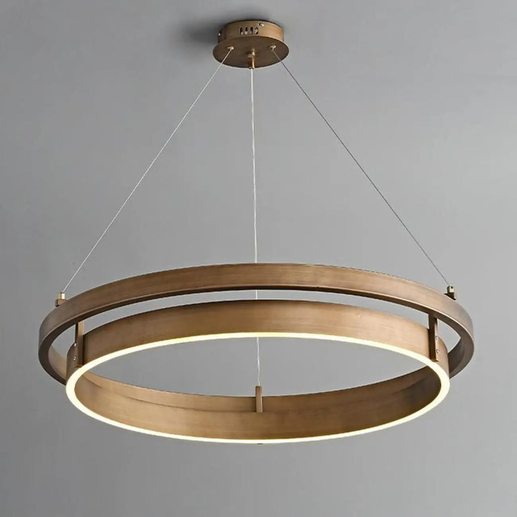 Lustre moderne élégant en laiton avec anneau et LED à intensité variable