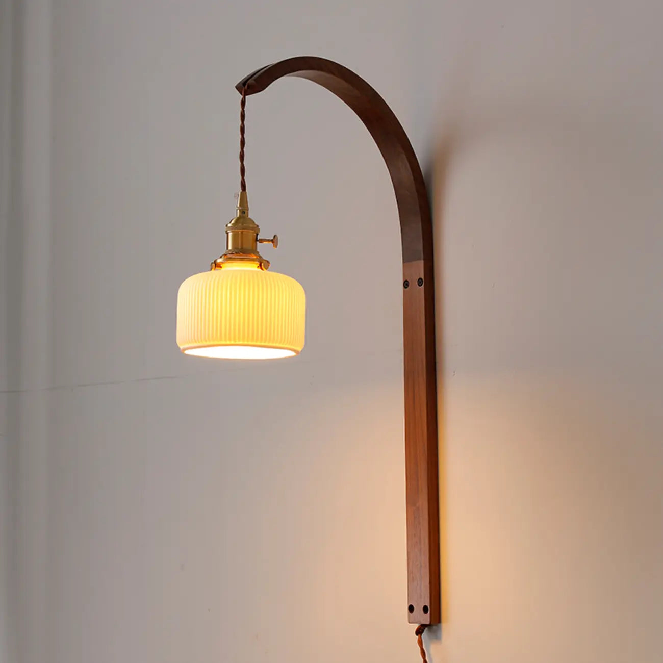 Applique murale LED incurvée en céramique de taille moyenne pour la décoration intérieure