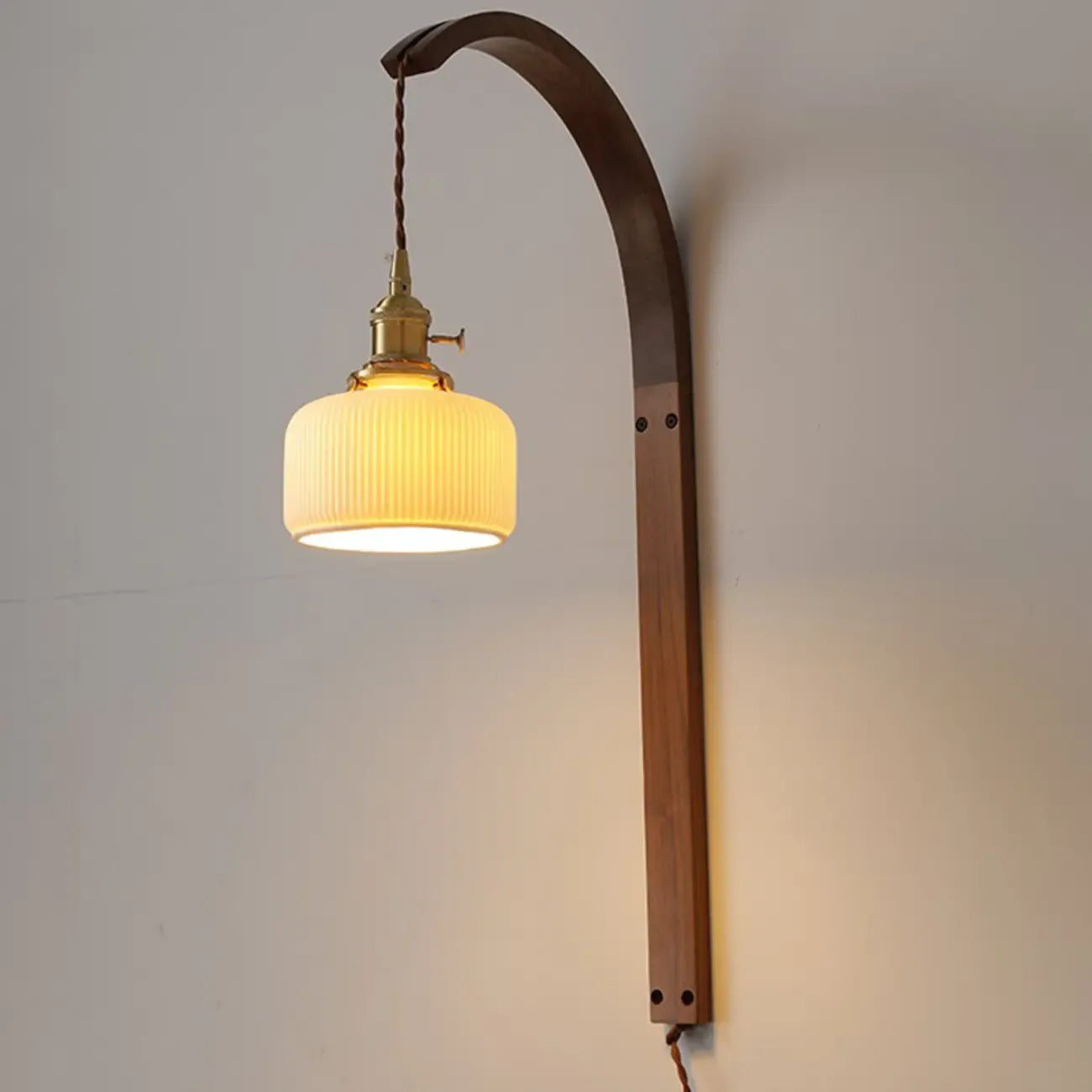 Applique murale LED incurvée en céramique de taille moyenne pour la décoration intérieure