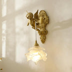 Applique murale vintage artistique en forme d'ange doré avec abat-jour en cristal