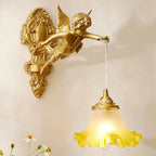 Applique murale vintage artistique en forme d'ange doré avec abat-jour en cristal