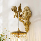 Applique murale vintage artistique en forme d'ange doré avec abat-jour en cristal