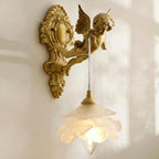 Applique murale vintage artistique en forme d'ange doré avec abat-jour en cristal