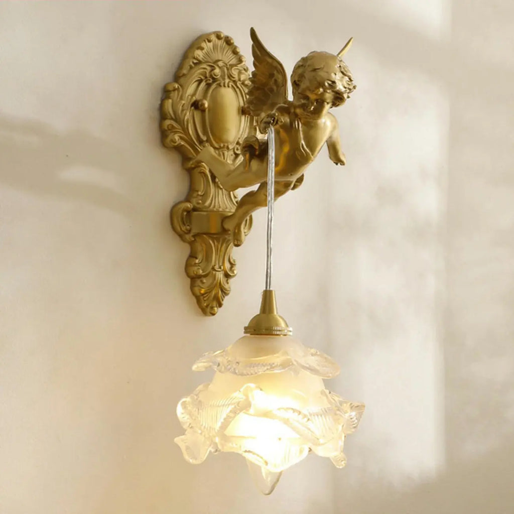 Applique murale vintage artistique en forme d'ange doré avec abat-jour en cristal