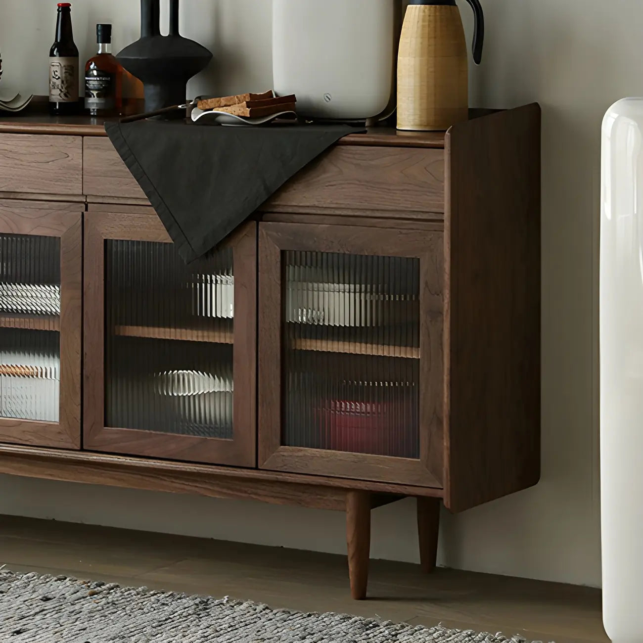 Buffet moderne en pin brun foncé avec tiroirs