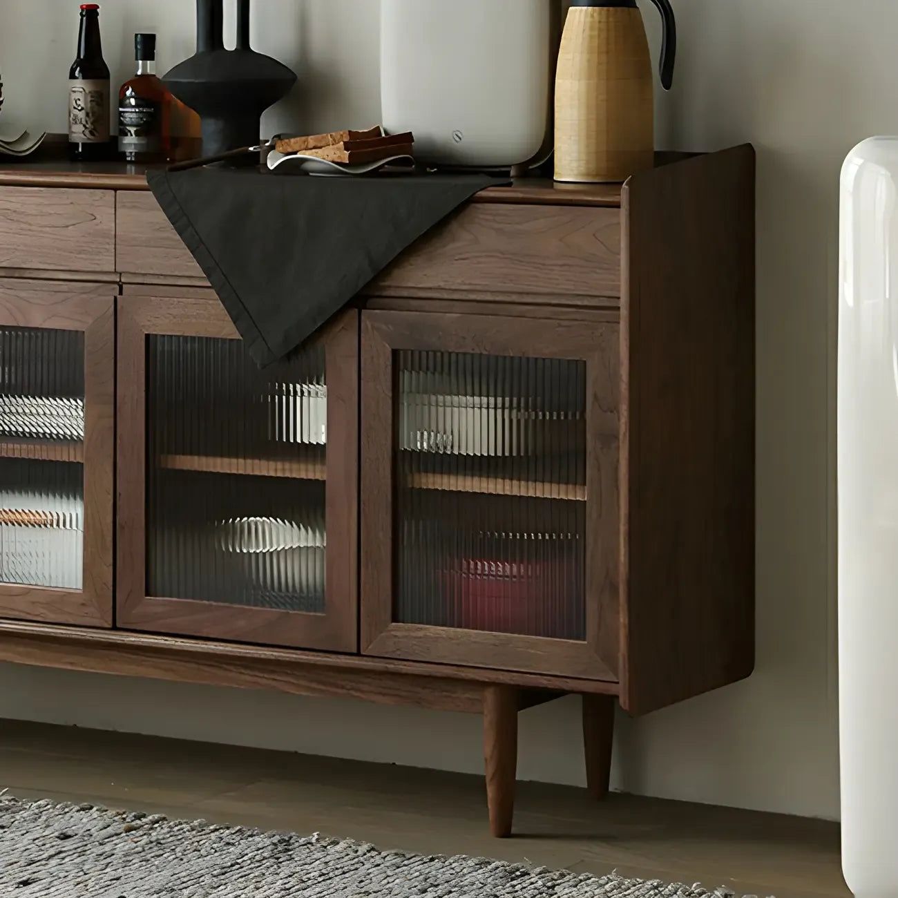 Buffet moderne en pin brun foncé avec tiroirs