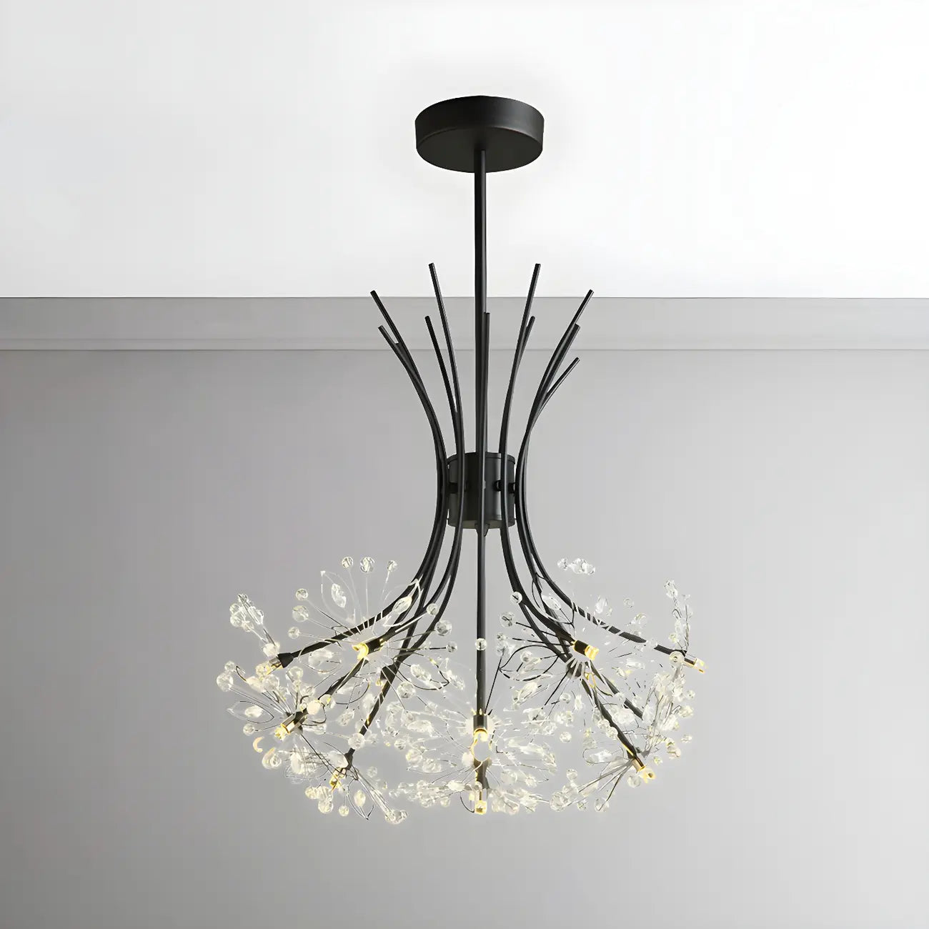 Lustre moderne en métal noir avec bouquet de cristaux et LED