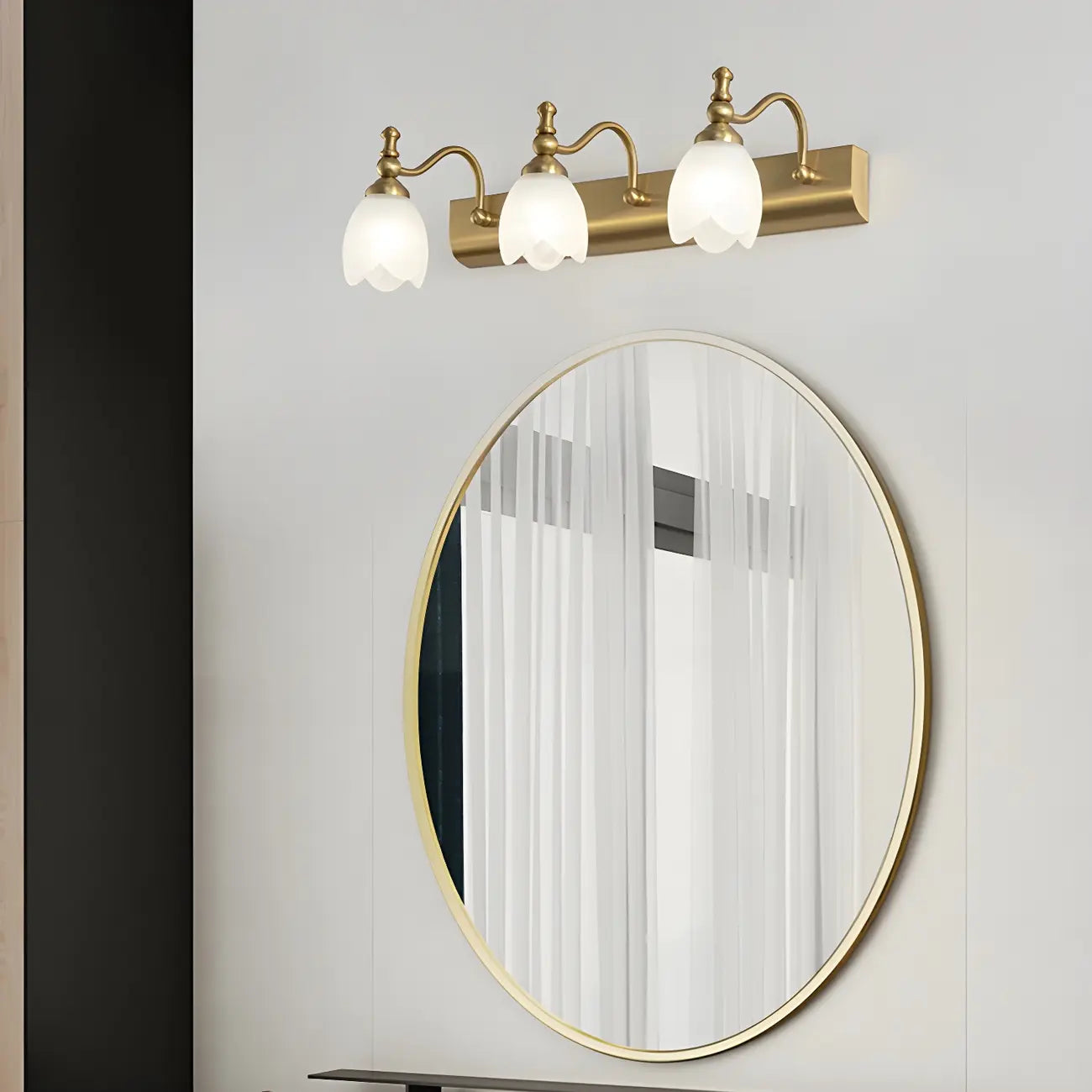 Applique murale élégante blanche à motif floral et dorée pour salle de bain