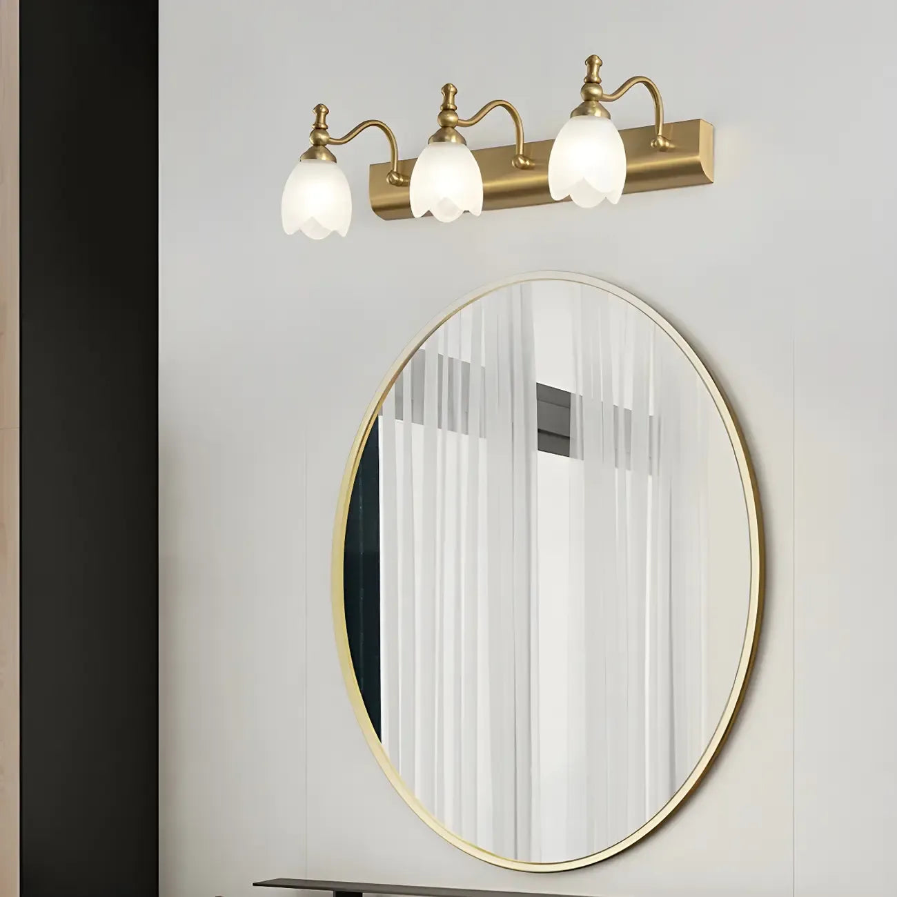 Applique murale élégante blanche à motif floral et dorée pour salle de bain
