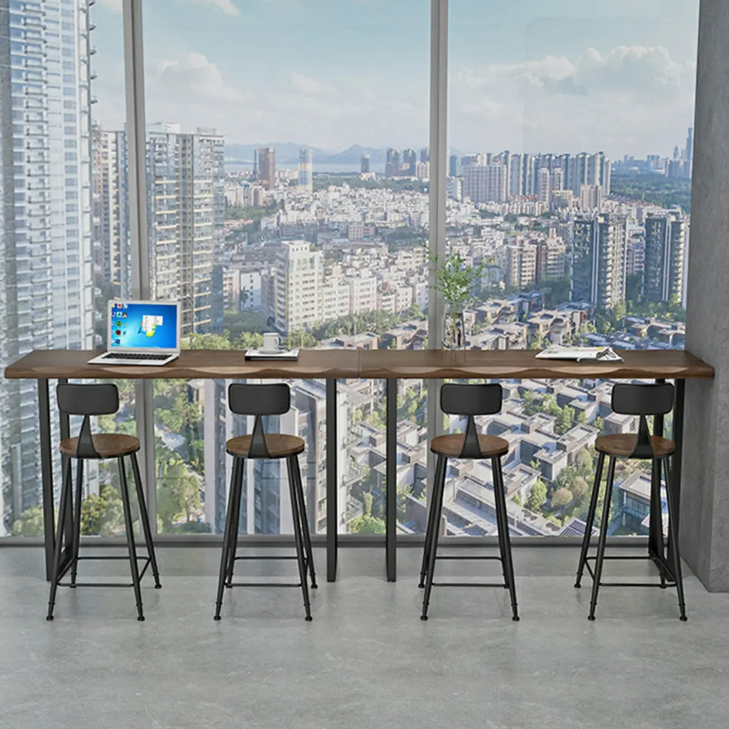Table de bar moderne en pin brun et fer forgé avec plateau en bois de pin brun