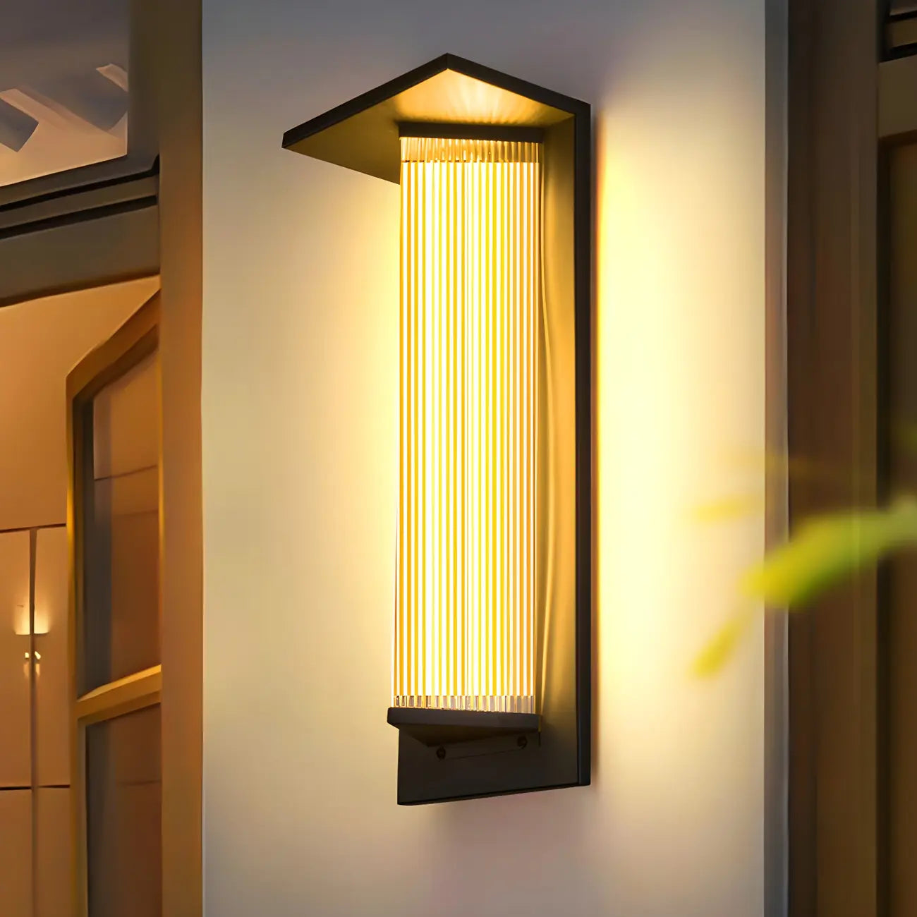 Applique murale extérieure moderne à LED avec abat-jour triangulaire