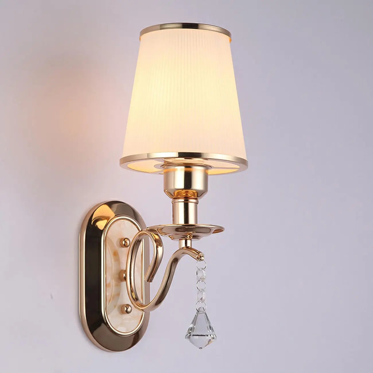 Applique murale moderne en verre doré à LED avec décoration en cristal