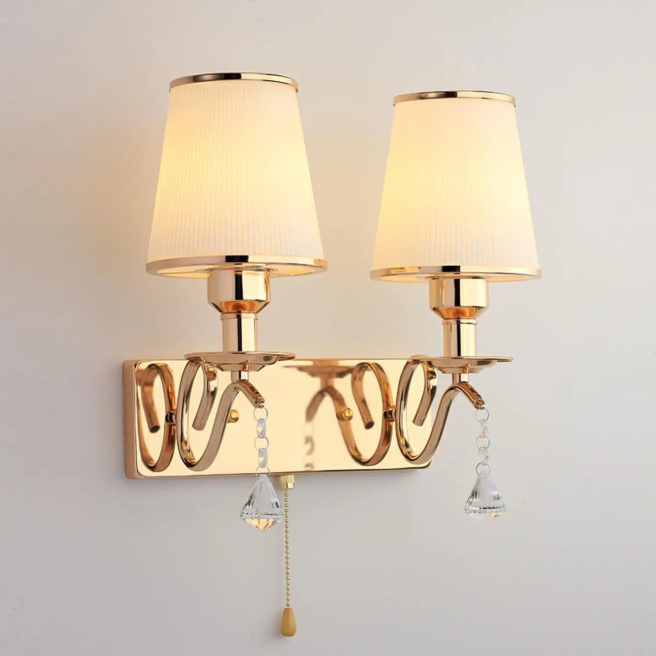 Applique murale moderne en verre doré à LED avec décoration en cristal