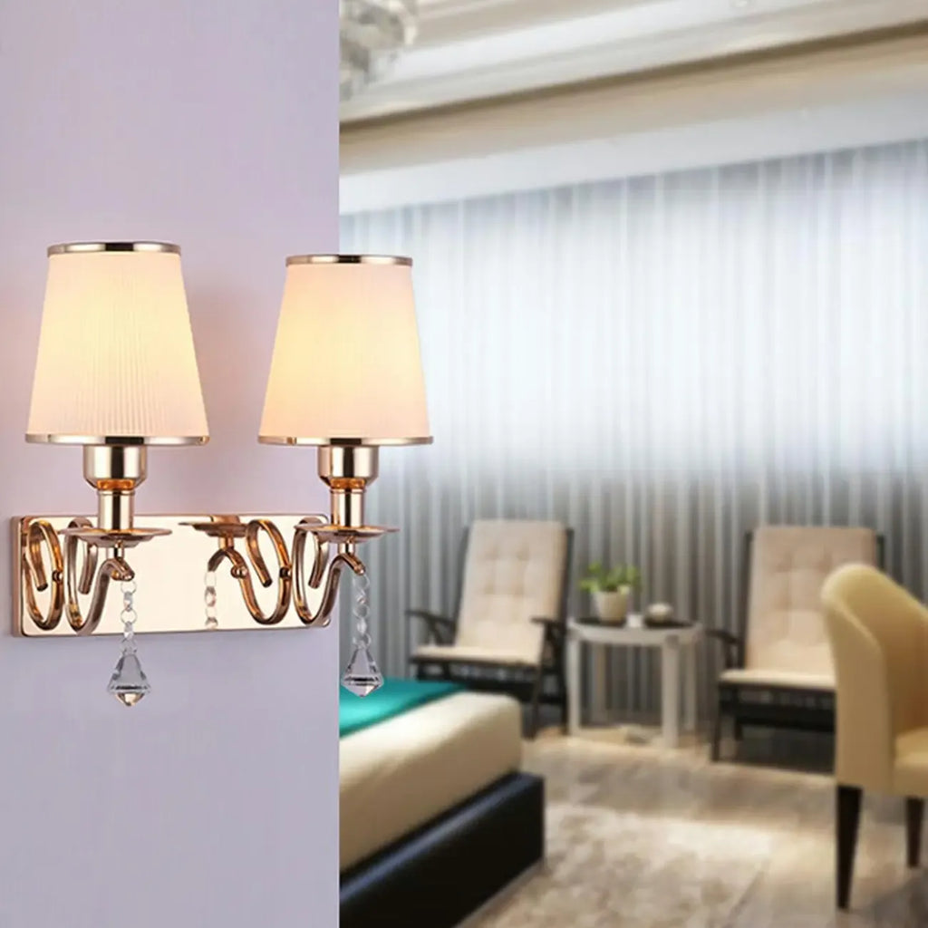 Applique murale moderne en verre doré à LED avec décoration en cristal