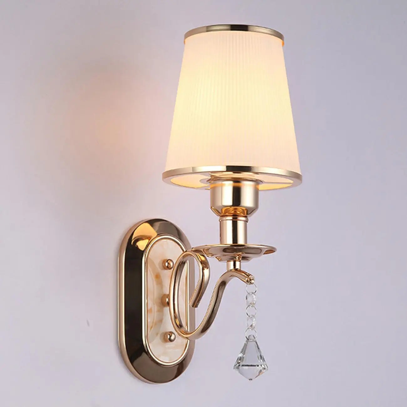 Applique murale moderne en verre doré à LED avec décoration en cristal