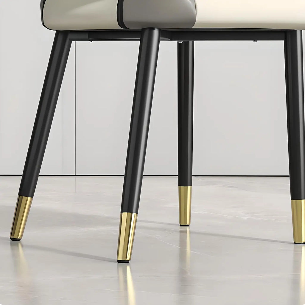 Chaises de salle à manger à oreilles en similicuir avec pieds en métal