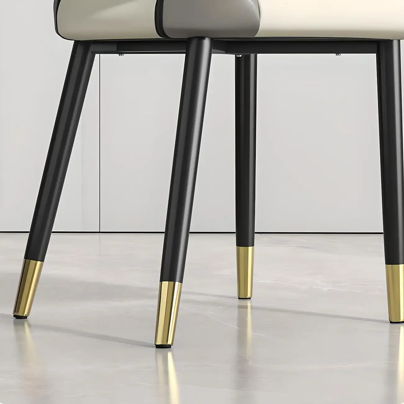 Chaises de salle à manger à oreilles en similicuir avec pieds en métal