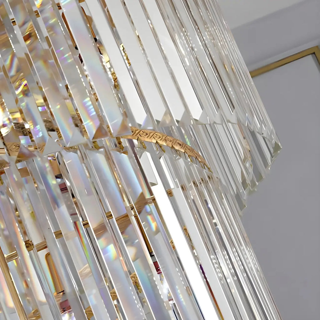 Lustre d'escalier rond luxueux en cristal doré à spirale, orné de spirales, pour structure en spirale.