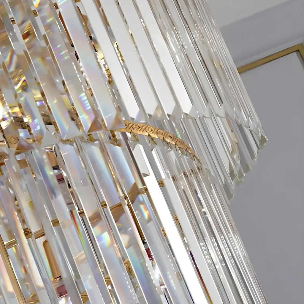 Lustre d'escalier rond luxueux en cristal doré à spirale, orné de spirales, pour structure en spirale.