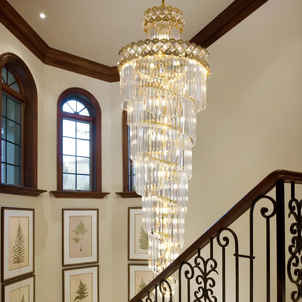 Lustre d'escalier rond luxueux en cristal doré à spirale, orné de spirales, pour structure en spirale.