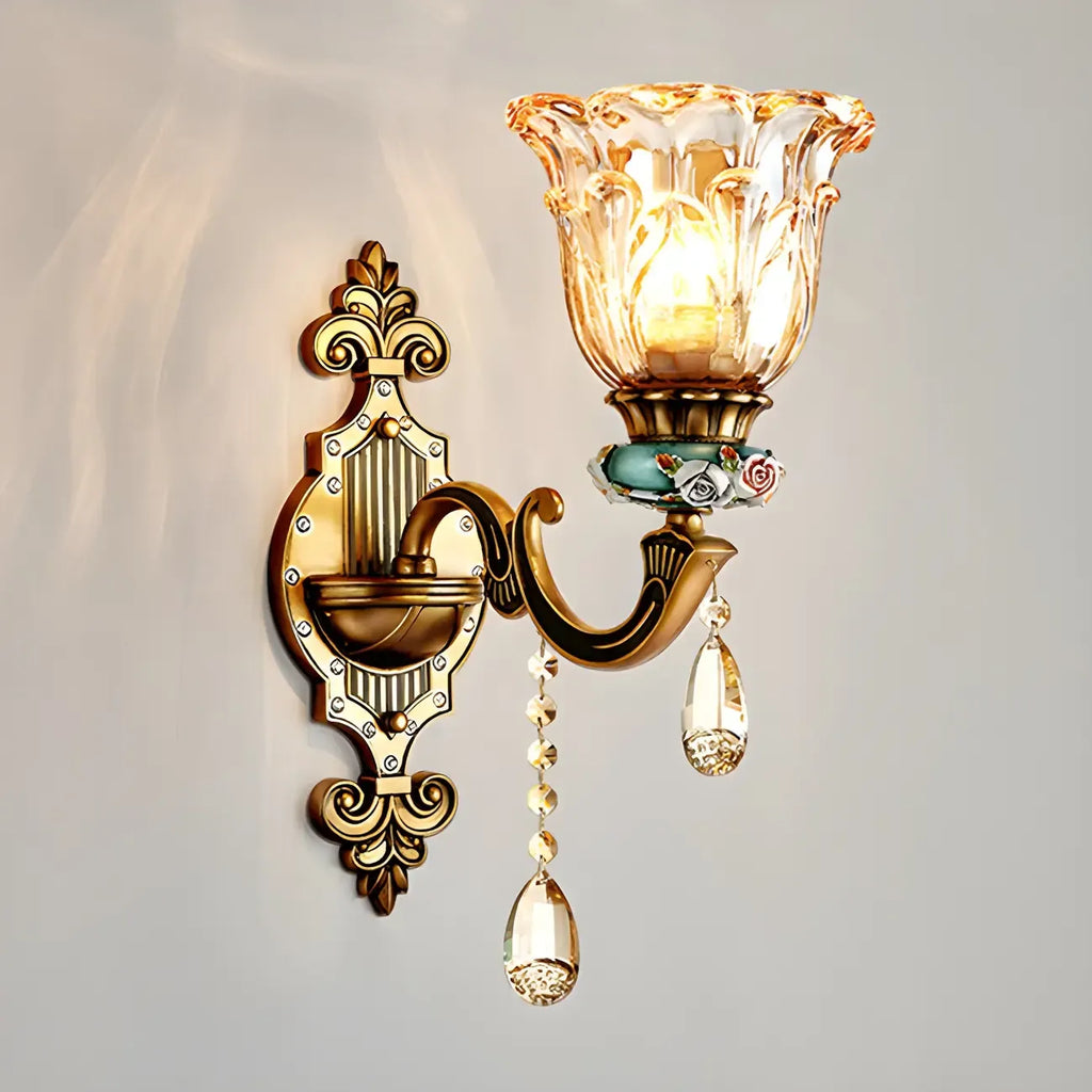 Applique murale élégante en laiton avec abat-jour en cristal pour couloir