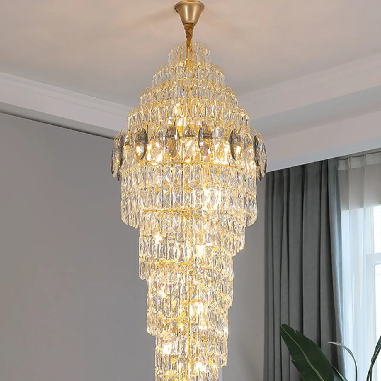 Lustre d'escalier luxueux en cristal et spirale dorée, hauteur réglable