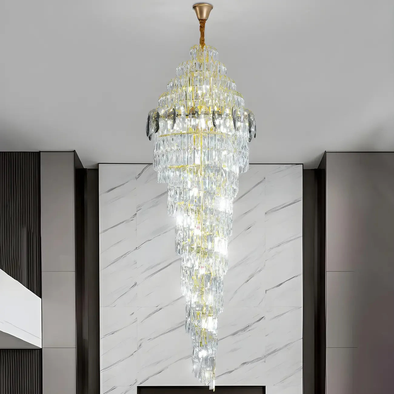 Lustre d'escalier luxueux en cristal et spirale dorée, hauteur réglable