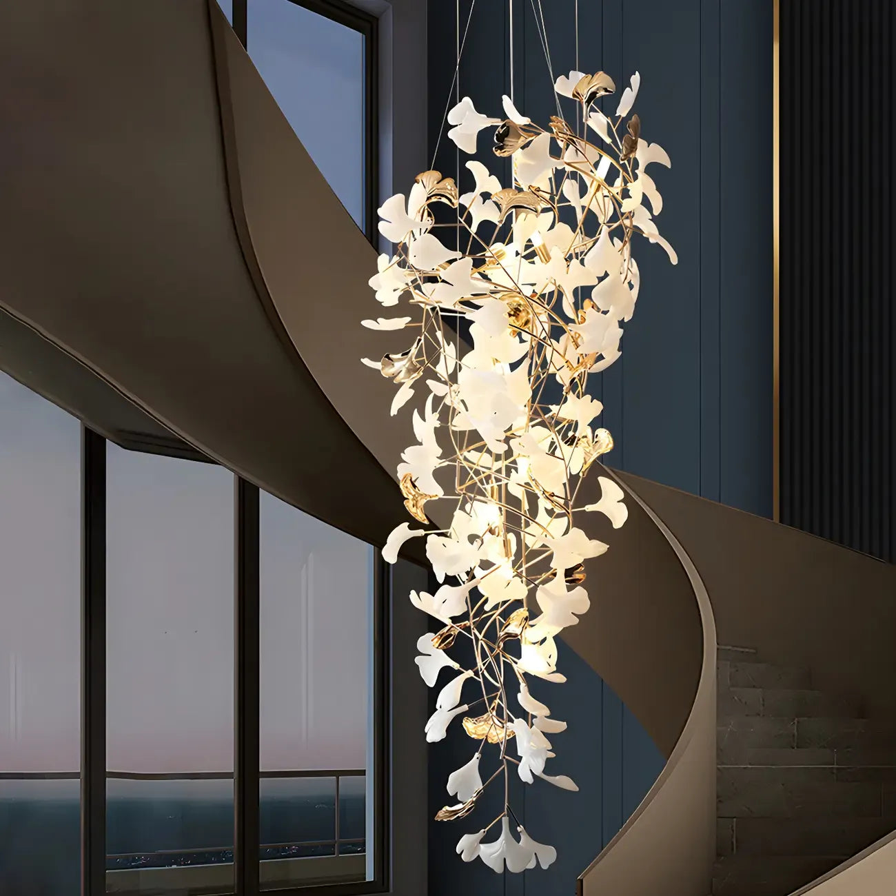 Lustre élégant blanc à feuilles de ginkgo et or pour escalier
