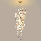 Lustre élégant blanc à feuilles de ginkgo et or pour escalier