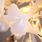 Lustre élégant blanc à feuilles de ginkgo et or pour escalier