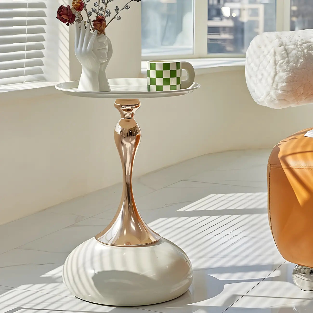 Table d'appoint ronde en métal luxueuse avec plateau pour salon