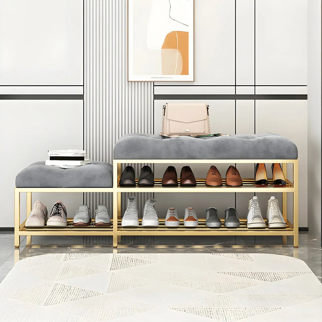 Étagère à chaussures grise capitonnée avec cadre doré pour entrée