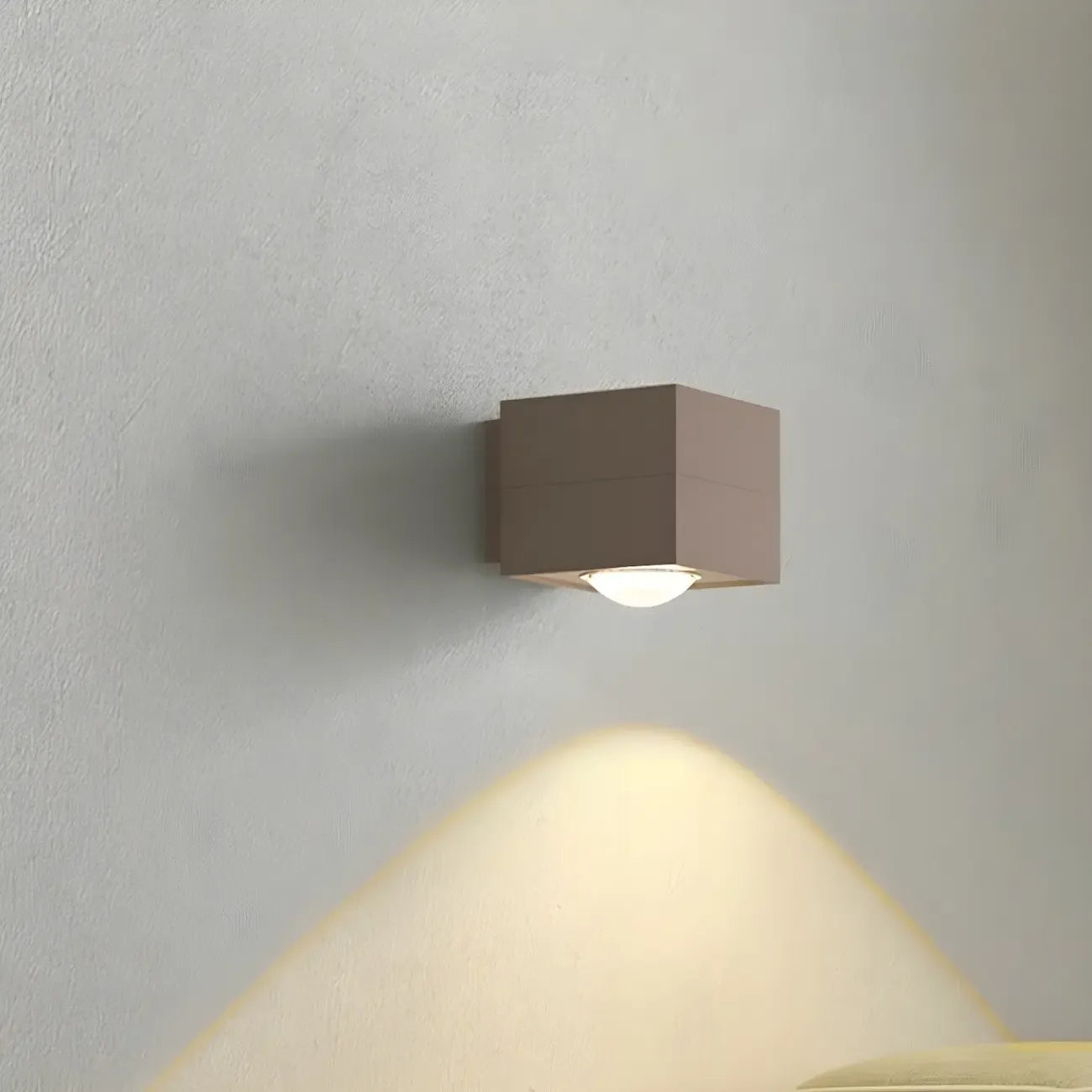 Applique murale LED Cube avec port de chargement, tactile et lumière chaude