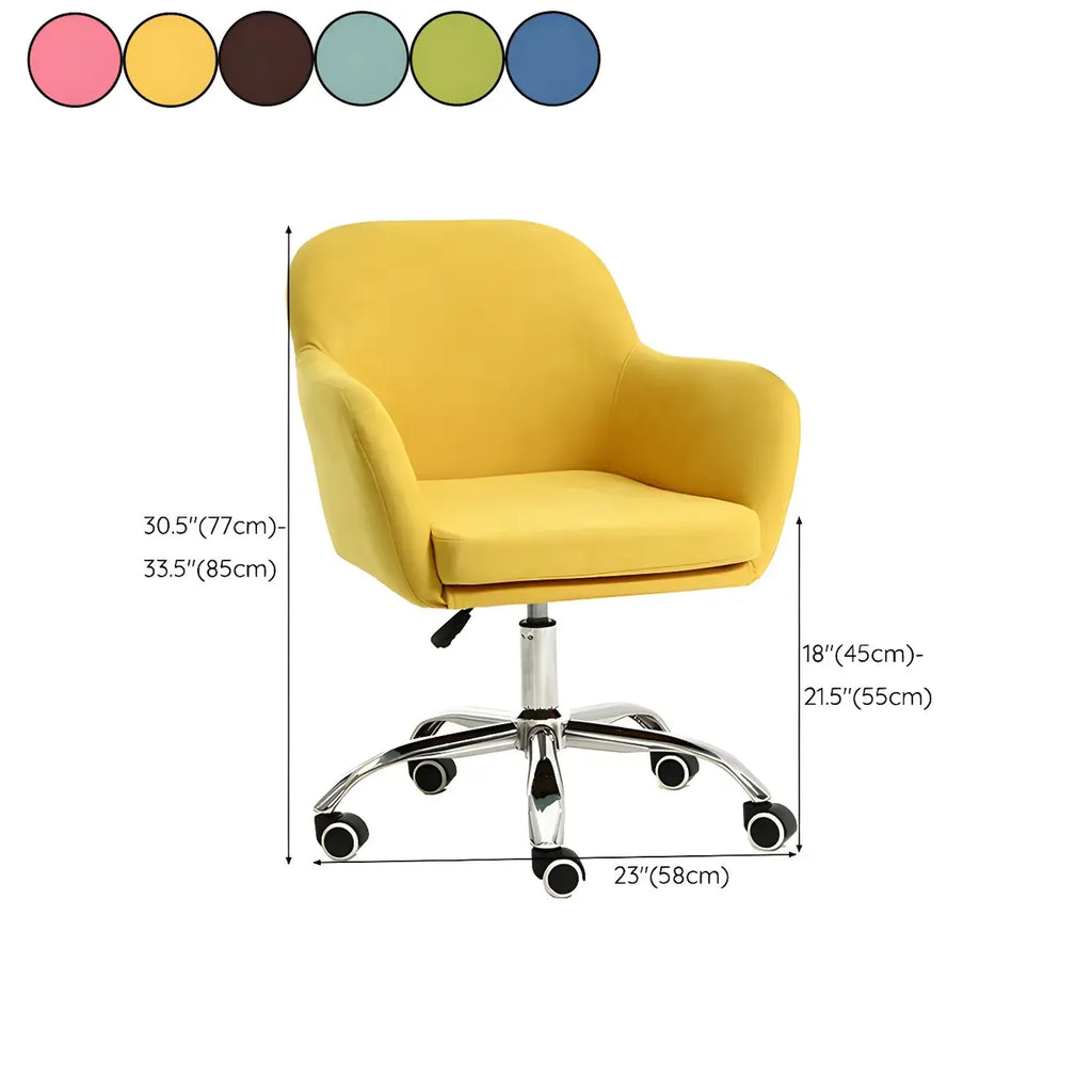 Chaise de bureau pivotante à dossier bas en tissu vert avec accoudoirs