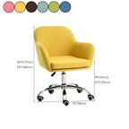Chaise de bureau pivotante à dossier bas en tissu vert avec accoudoirs
