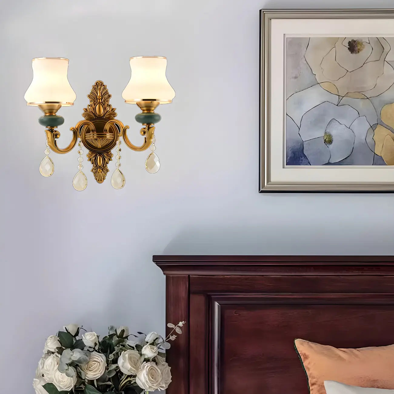 Applique murale vintage en laiton à double bras avec accents de cristal