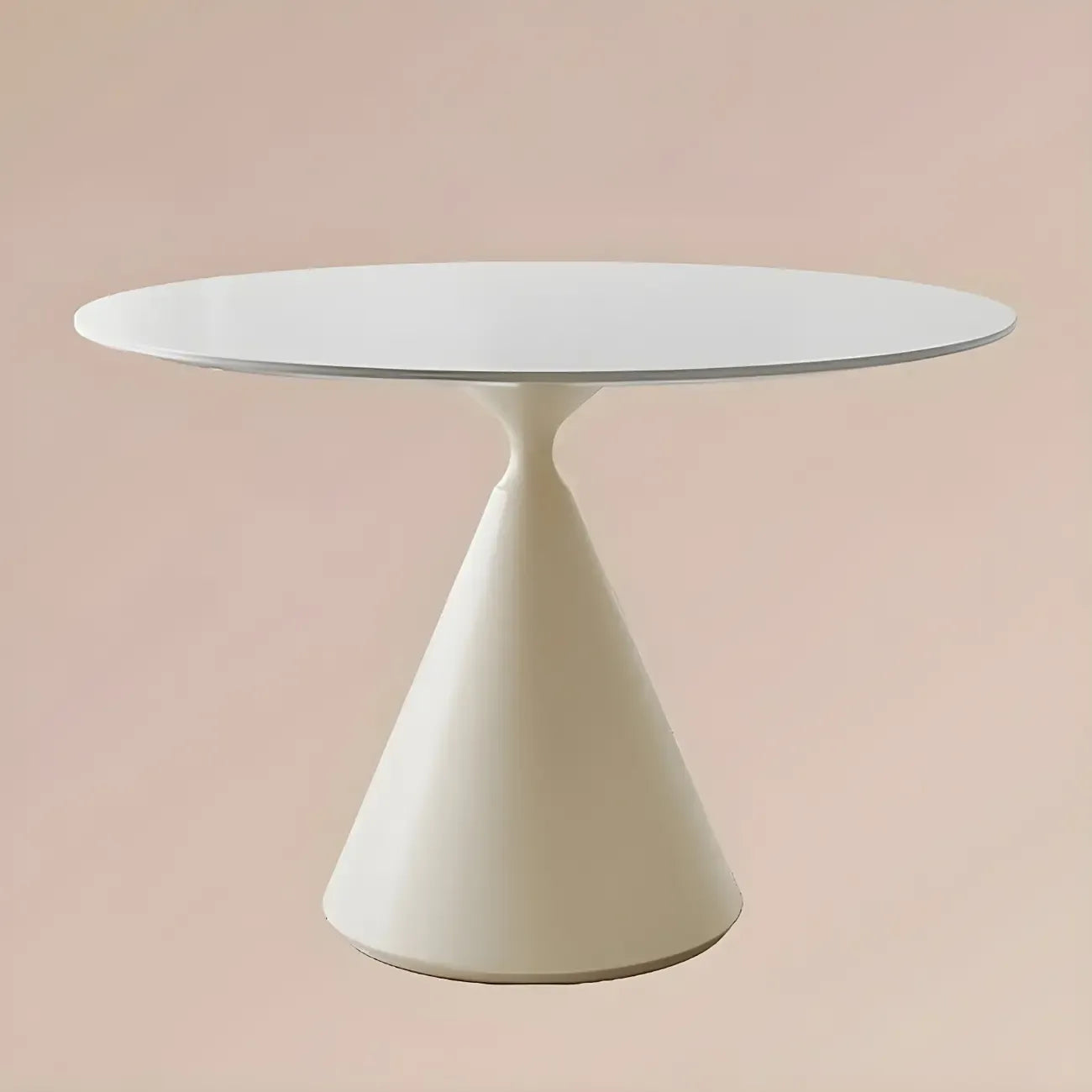 Table de salle à manger ronde avec plateau en pierre et piètement en métal, idéale pour les petits espaces.