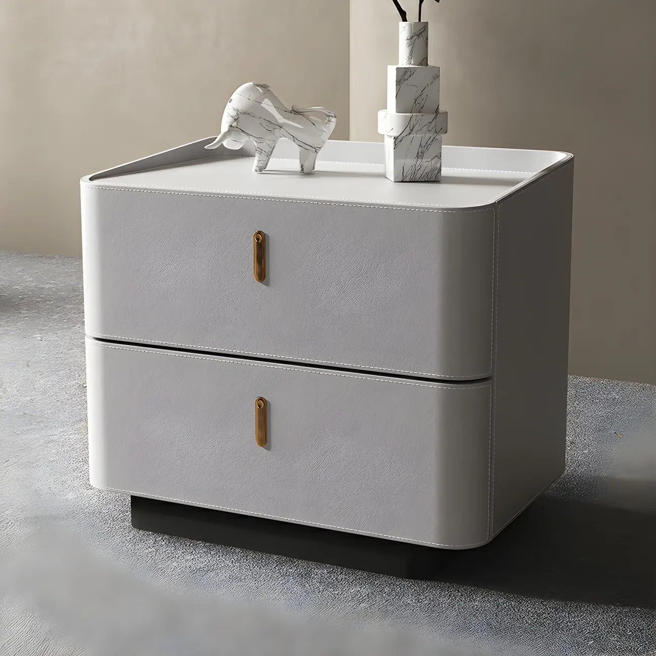 Table de chevet moderne à 2 tiroirs avec plateau en similicuir noir et revêtement en bois