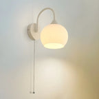 Applique murale blanche en forme de dôme avec abat-jour en verre blanc