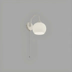 Applique murale blanche en forme de dôme avec abat-jour en verre blanc