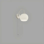 Applique murale blanche en forme de dôme avec abat-jour en verre blanc